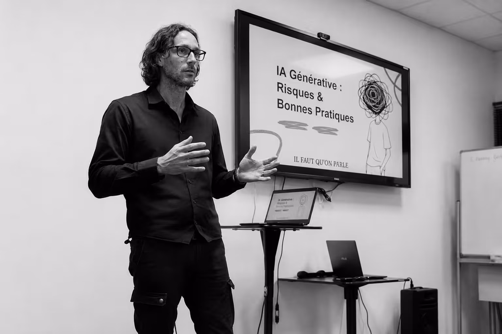 Laurent Sbeghen animant une intervention sur les usages responsables de l'IA générative